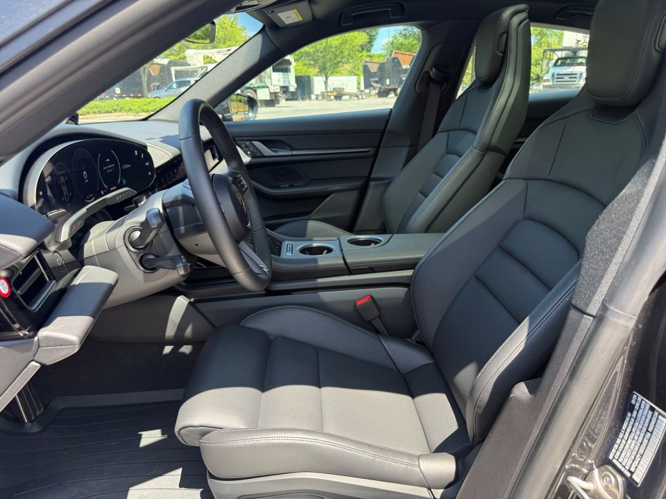 New 2025 Porsche Taycan image 5