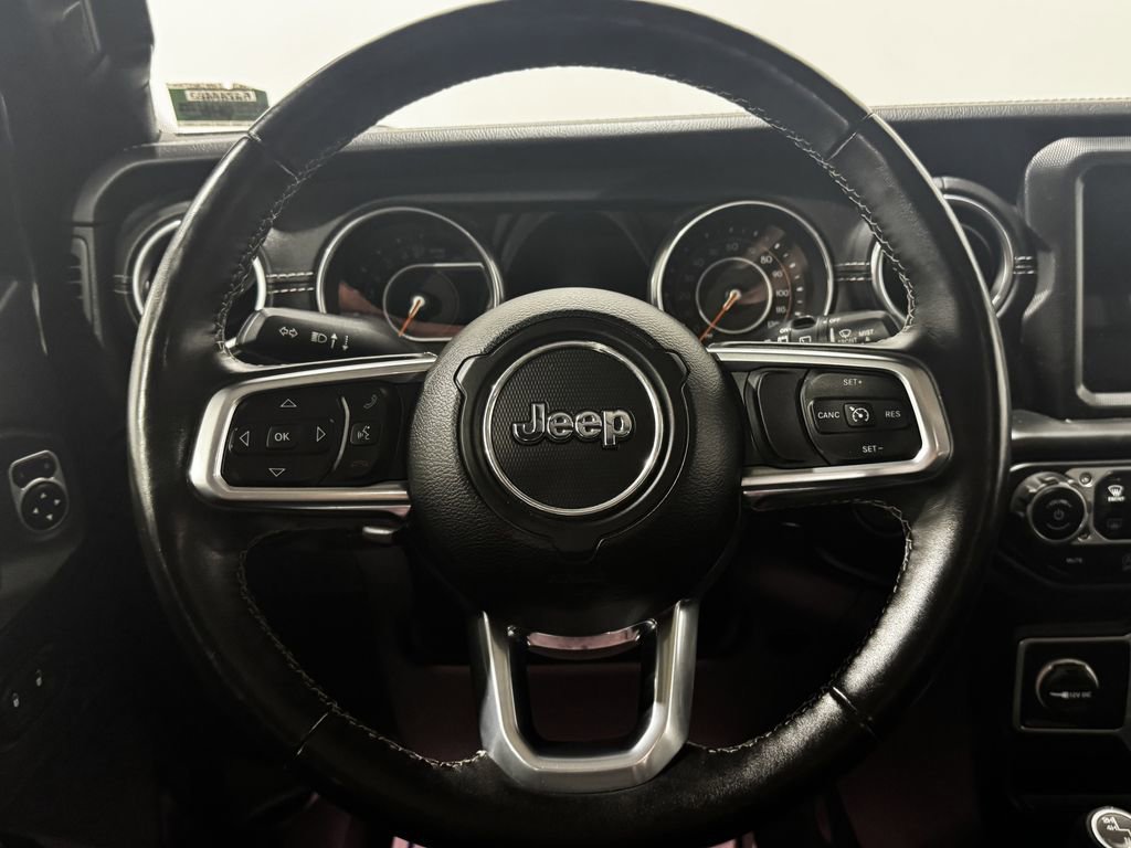 Used 2018 Jeep Wrangler Unlimited Sahara w/ Uconnect 4C Nav & Sound Group image 3