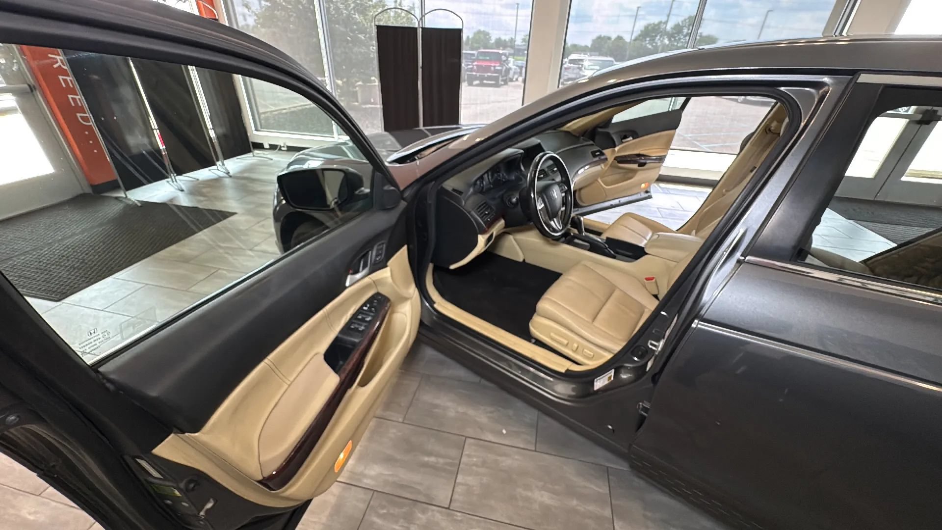 Used 2010 Honda Crosstour EX-L image 29