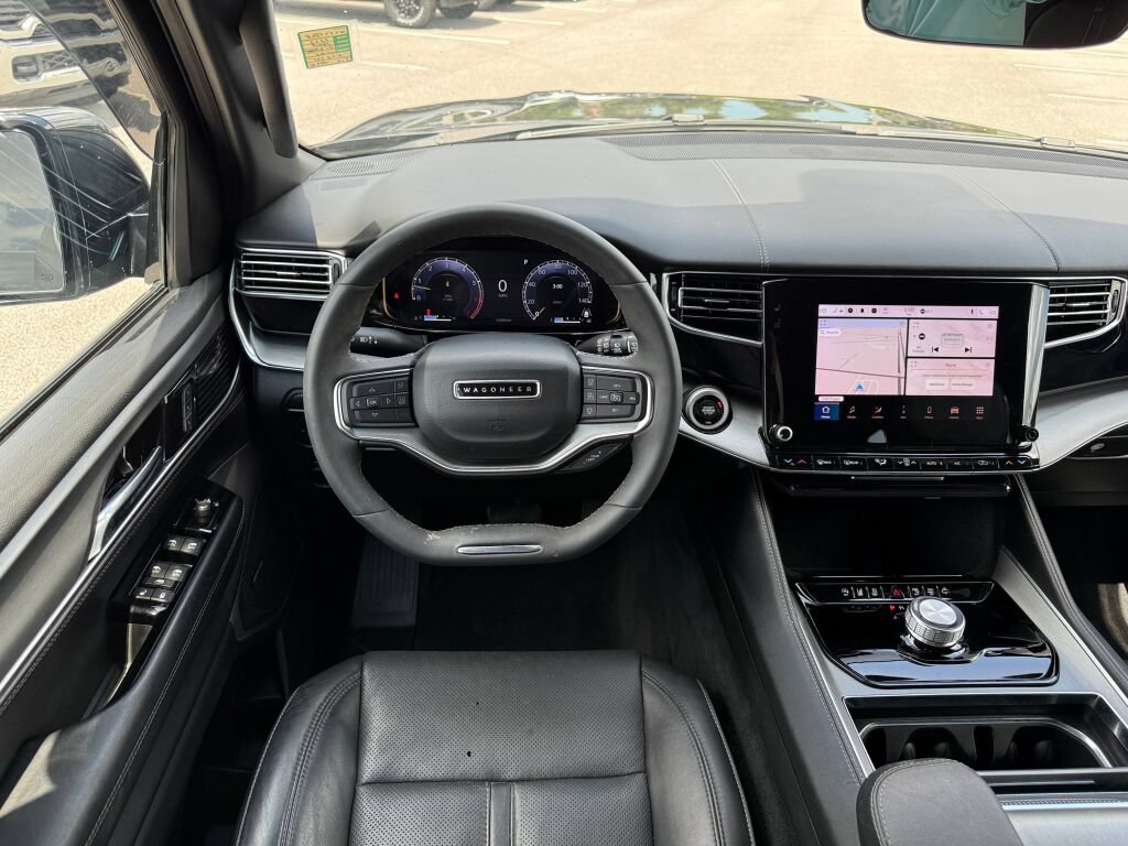Used 2023 Jeep Wagoneer Series II RWD image 14