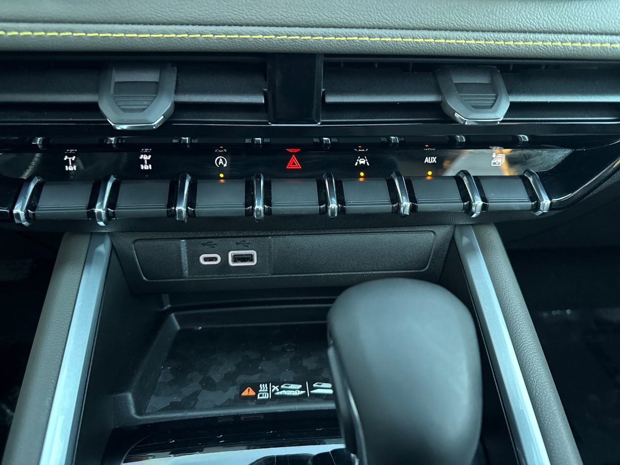 Used 2025 Chevrolet Colorado ZR2 w/ Technology Package image 22