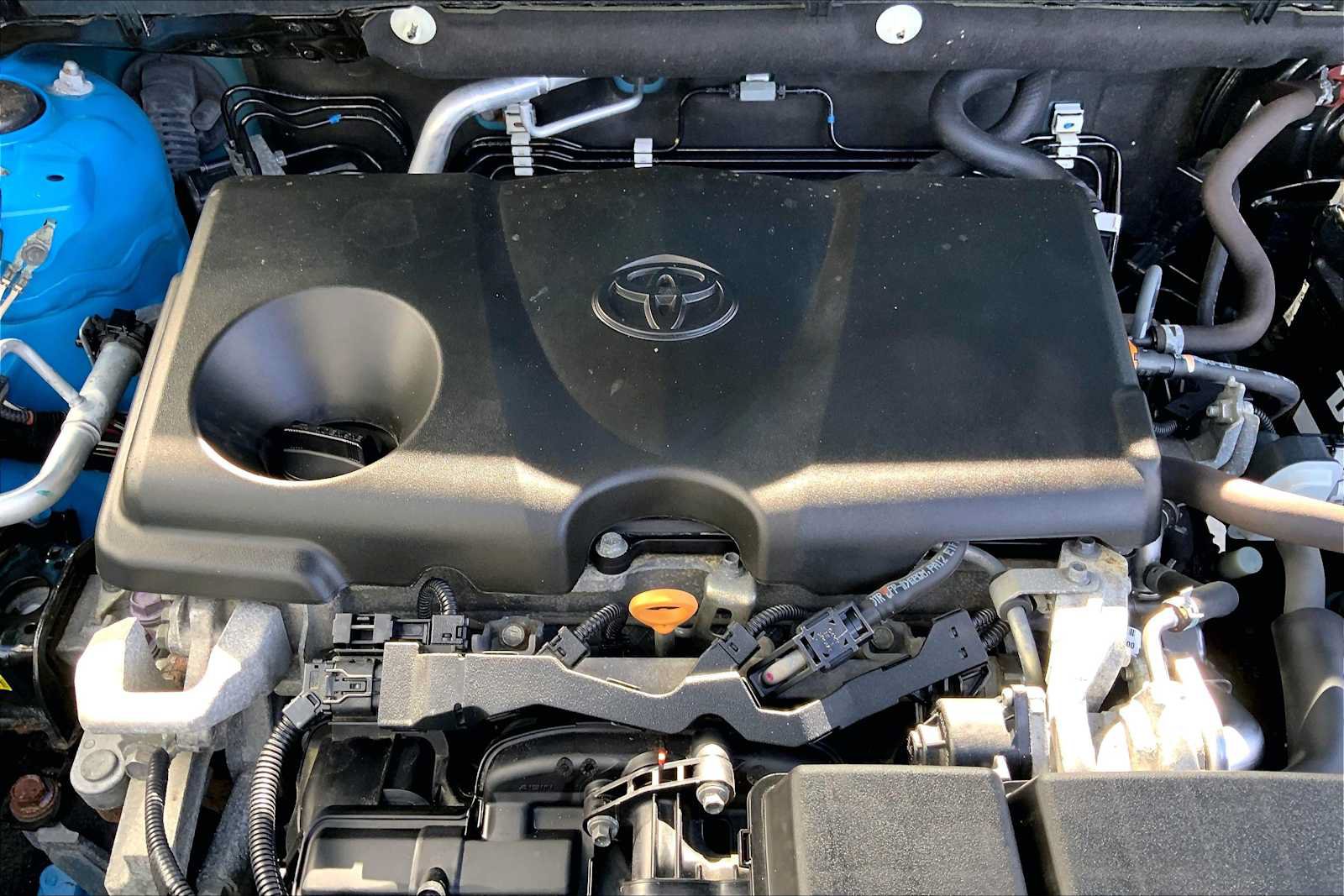 Used 2020 Toyota RAV4 LE AWD/4WD image 29