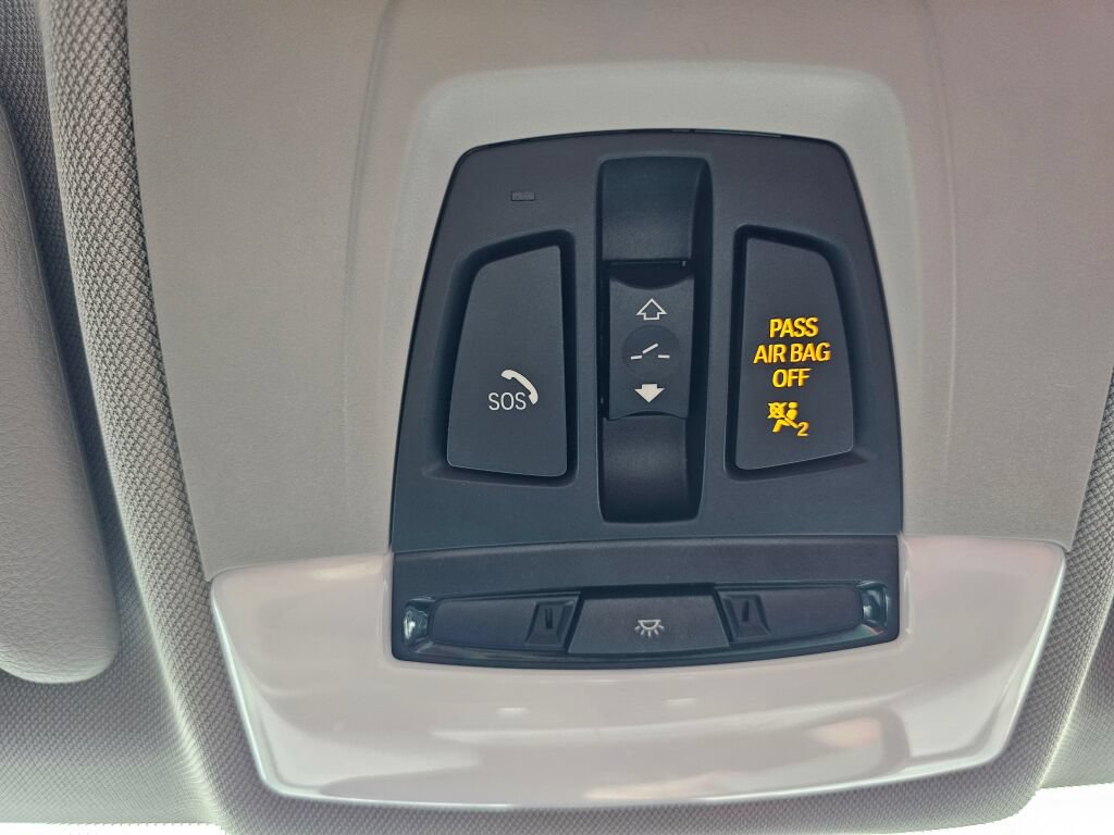 Used 2015 BMW 320i xDrive Sedan AWD/4WD image 30
