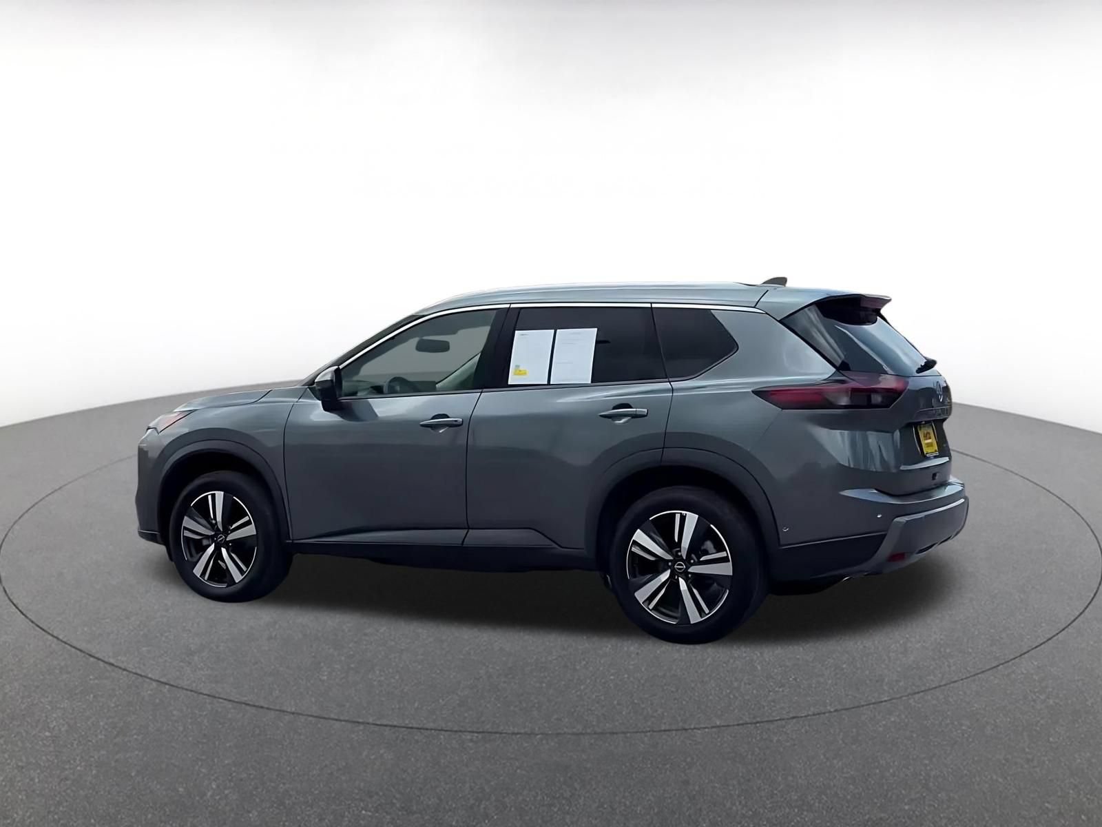 Used 2026 Nissan Rogue SL AWD/4WD image 9