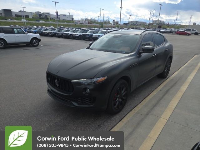 Used 2017 Maserati Levante S AWD/4WD image 3