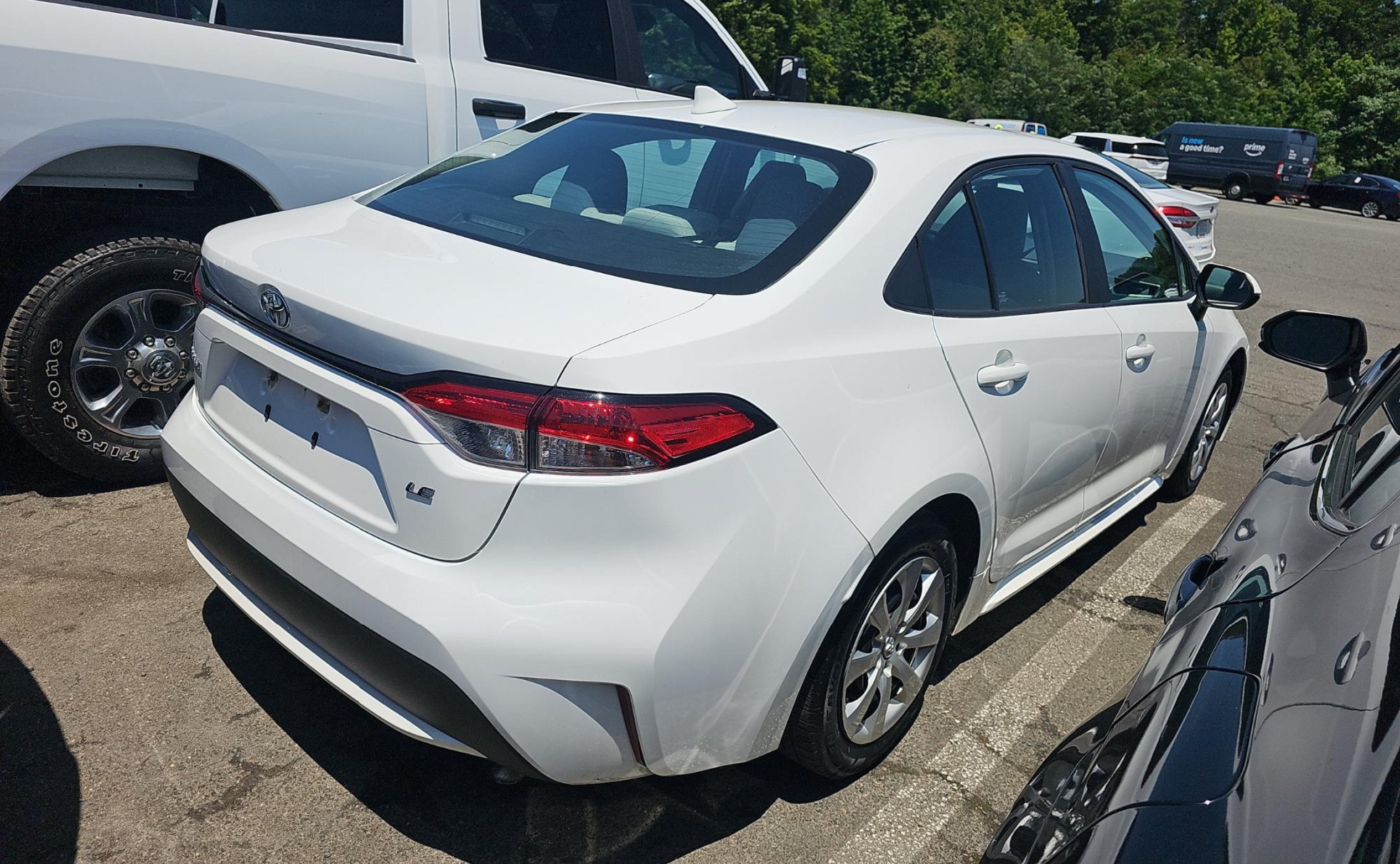Used 2020 Toyota Corolla LE FWD image 4