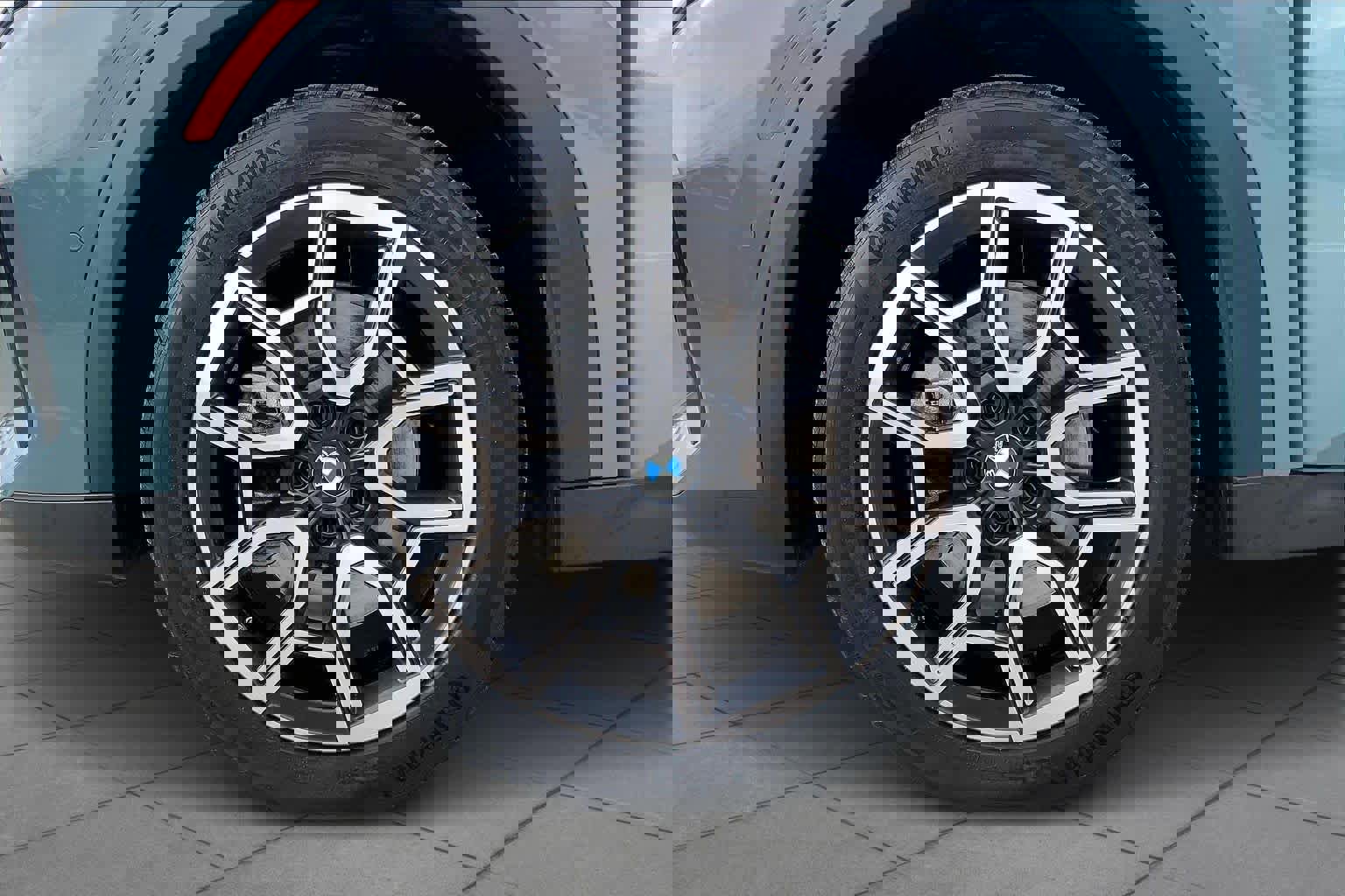 Certified 2025 BMW X2 xDrive28i w/ Technology Package image 10