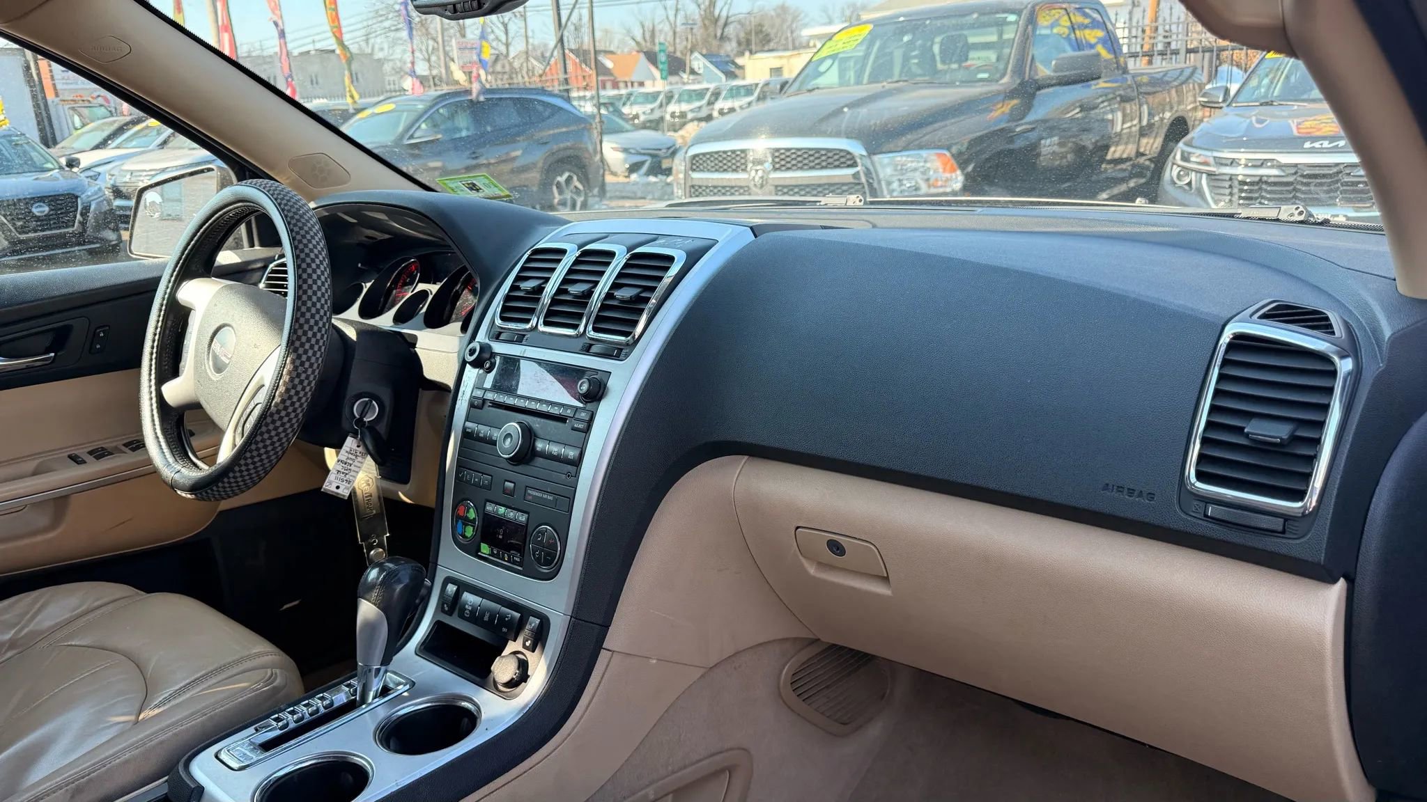 Used 2012 GMC Acadia SLT image 17