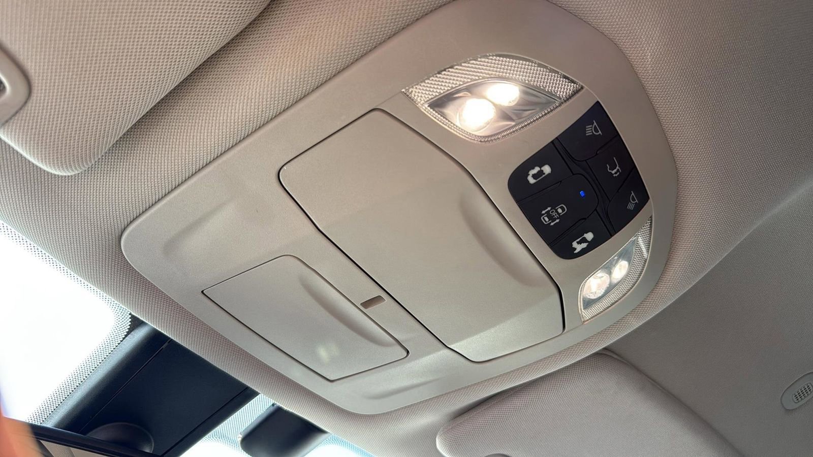 Used 2020 Chrysler Pacifica Touring-L image 23