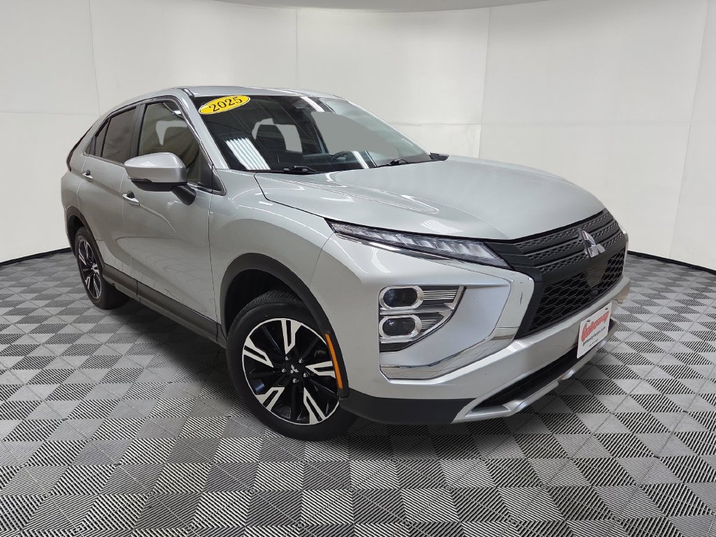 Used 2025 Mitsubishi Eclipse Cross SE AWD/4WD image 3