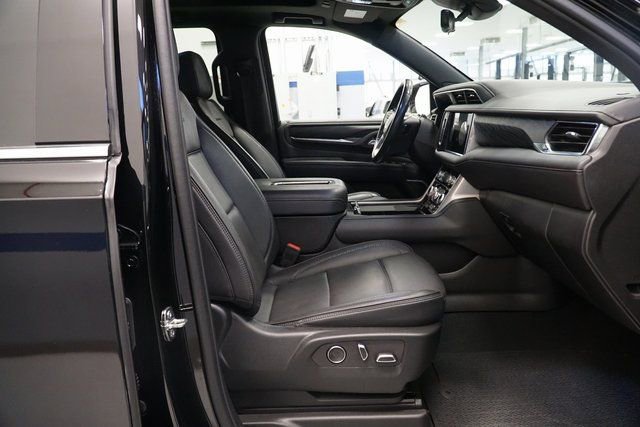 Used 2024 GMC Yukon XL Denali w/ Denali Reserve Package image 17