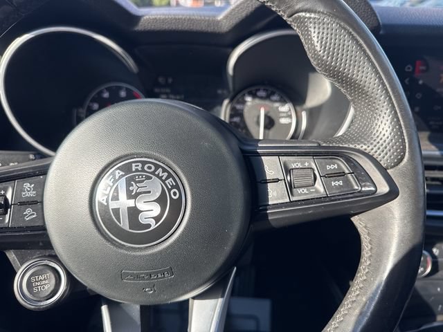 Used 2023 Alfa Romeo Stelvio Ti AWD/4WD image 37