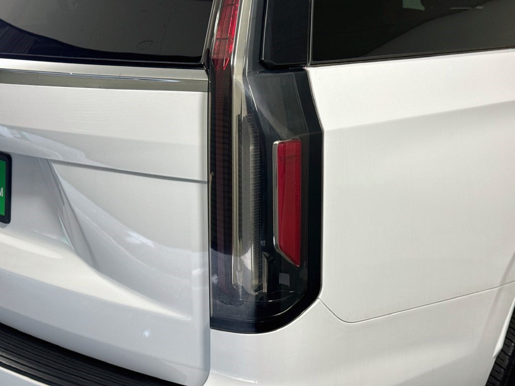 Used 2023 Cadillac Escalade Premium Luxury RWD image 33