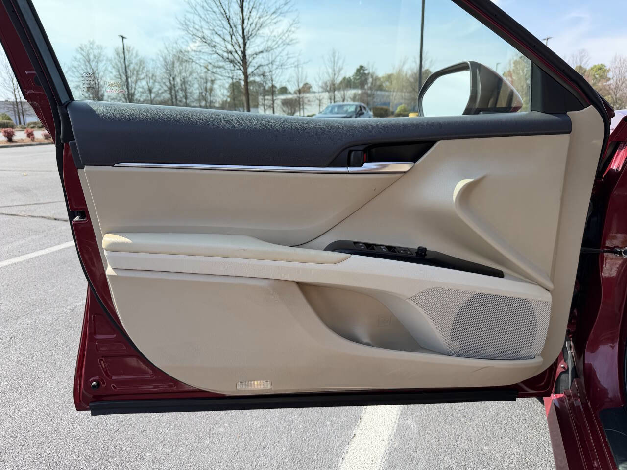 Used 2018 Toyota Camry LE image 13