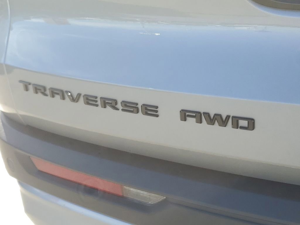 Used 2025 Chevrolet Traverse Z71 AWD/4WD image 7
