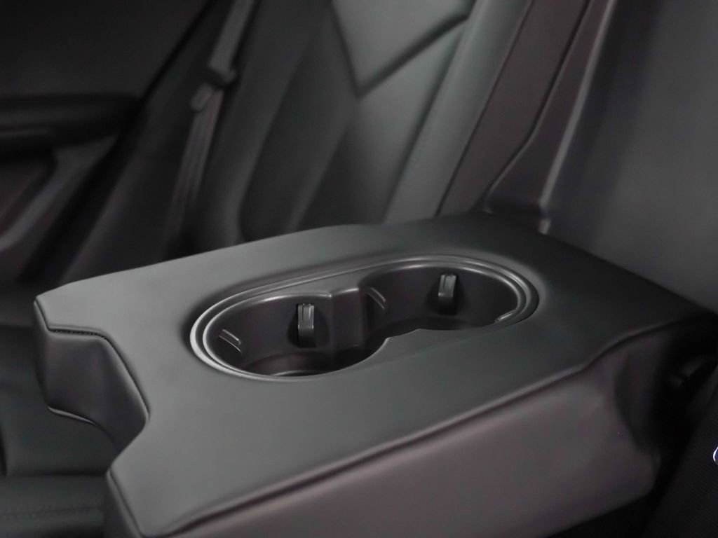 Used 2026 Porsche Macan image 31