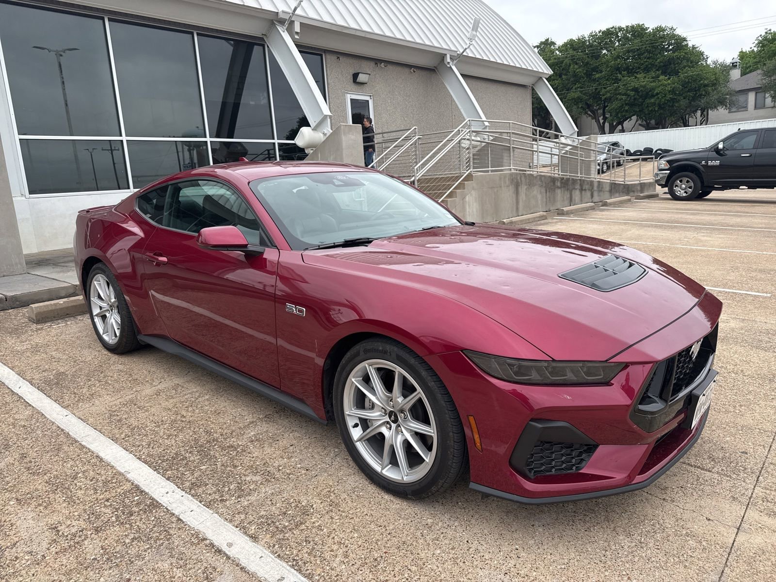 Used 2025 Ford Mustang GT Premium RWD image 3