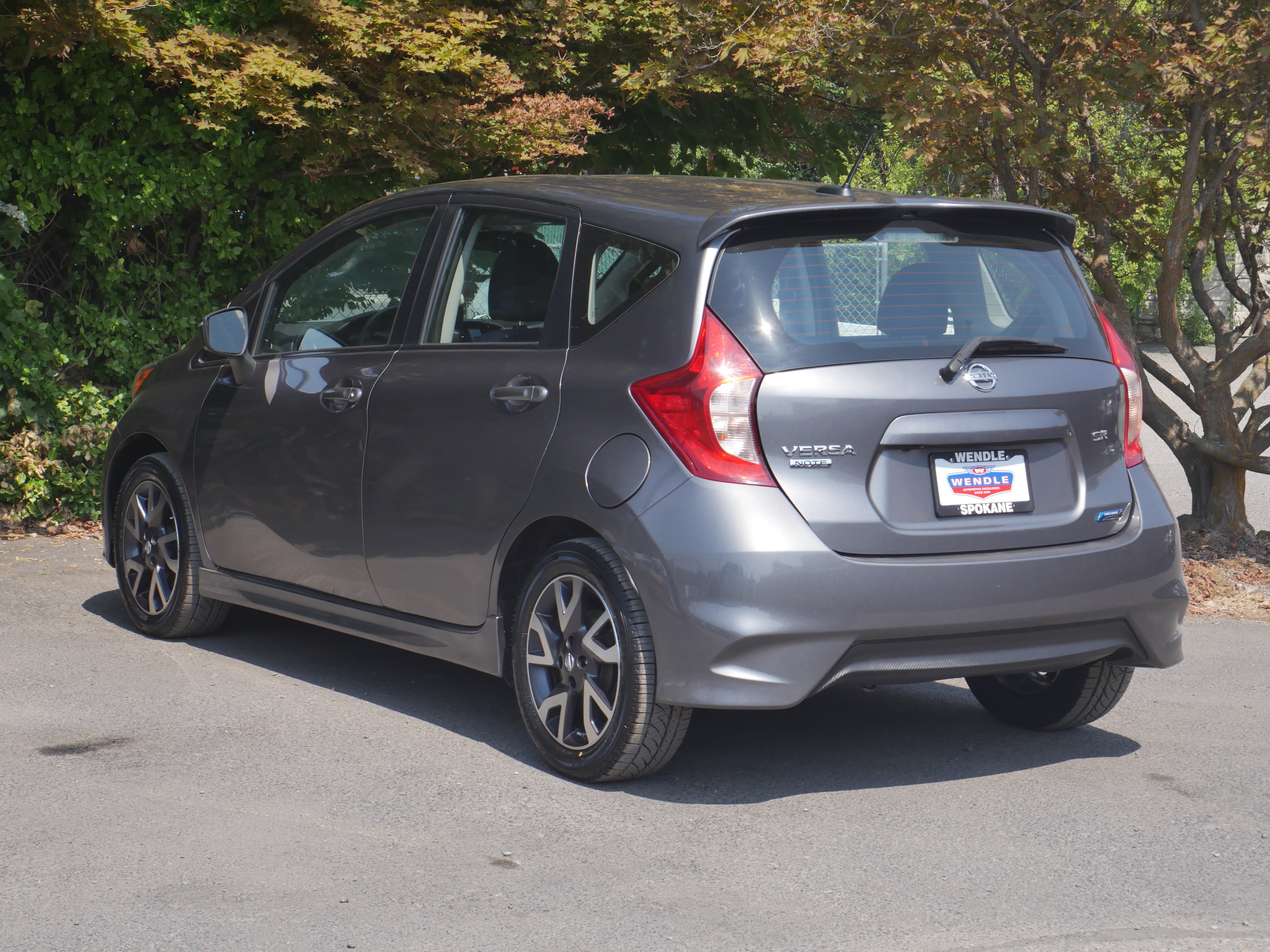 Used 2016 Nissan Versa Note FWD image 16