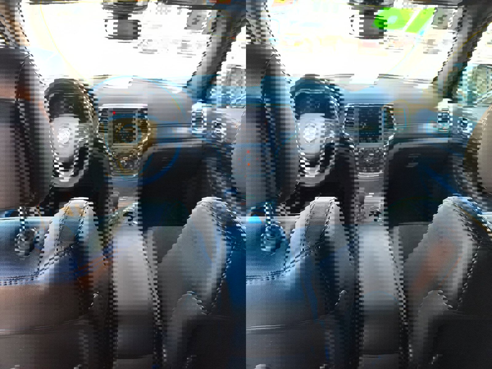 Used 2018 Jeep Grand Cherokee Altitude image 19