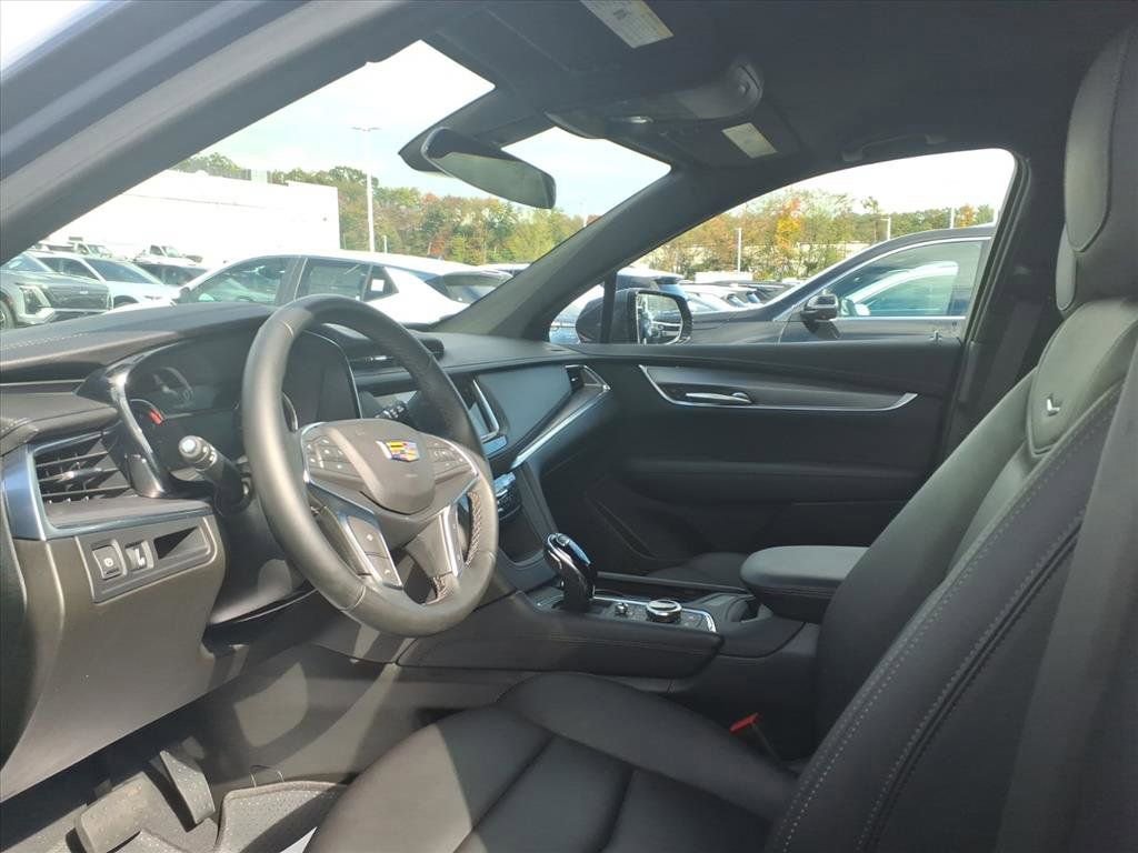 Used 2025 Cadillac XT5 Luxury image 9
