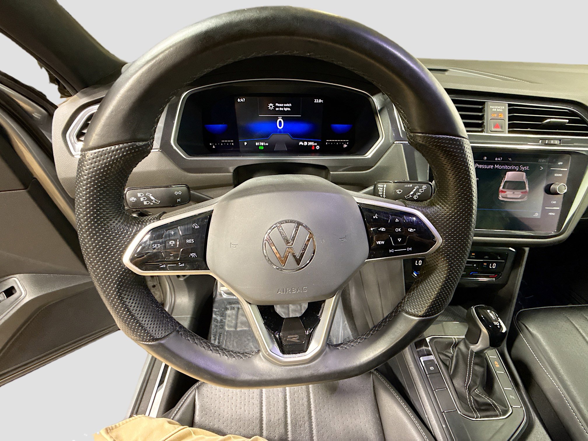 Used 2022 Volkswagen Tiguan SE R-Line image 41