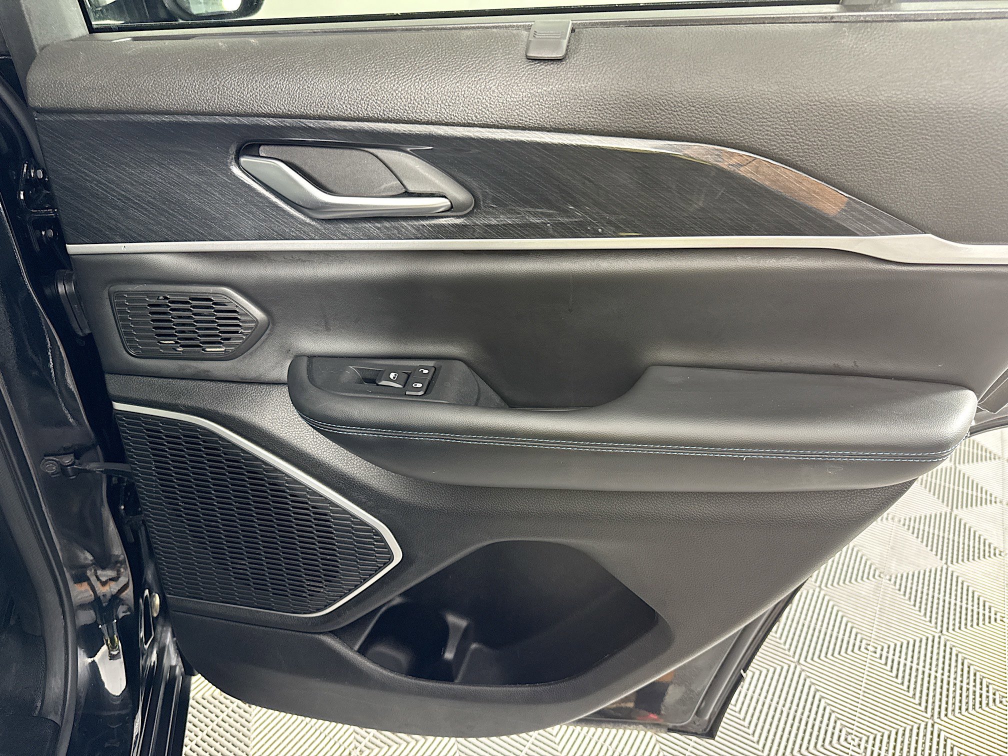 Used 2023 Jeep Grand Cherokee Trailhawk w/ Luxury Tech Group III image 27