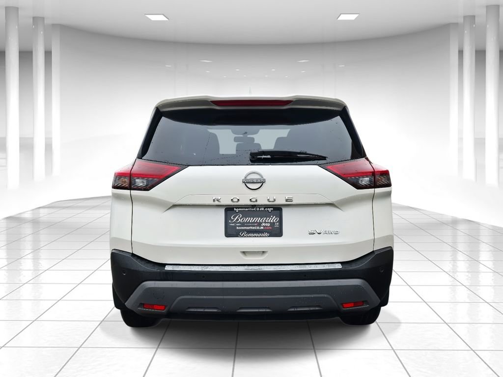 Used 2023 Nissan Rogue SV image 4