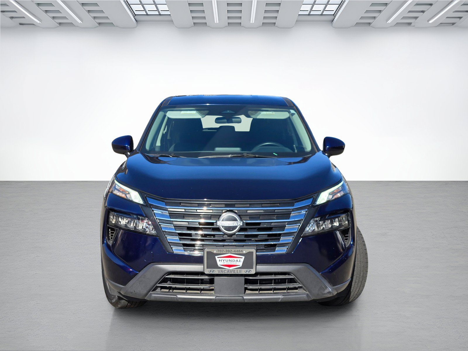 Used 2025 Nissan Rogue SV FWD image 2