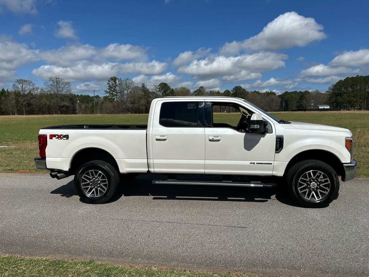 Used 2017 Ford F250 Lariat w/ Lariat Ultimate Package AWD/4WD image 3