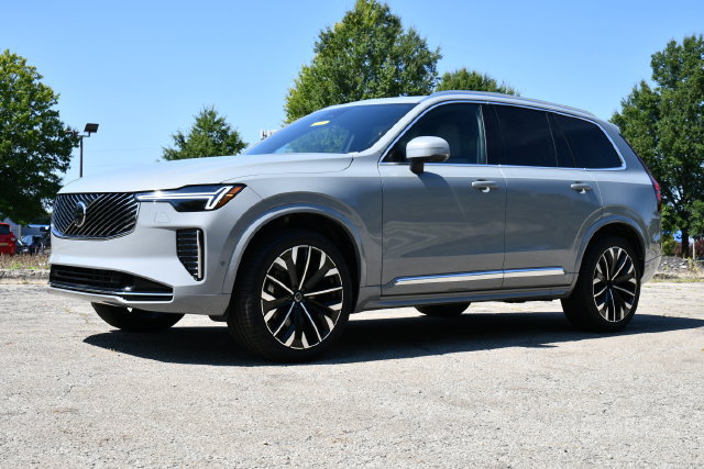 New 2026 Volvo XC90 B6 Plus w/ Protection Package Premier AWD/4WD image 3