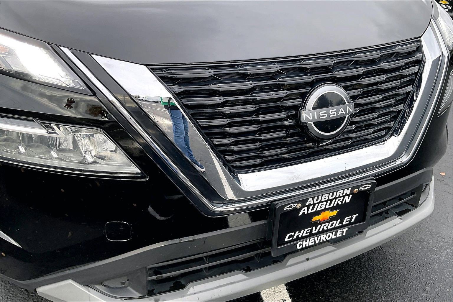 Used 2023 Nissan Rogue SV image 28