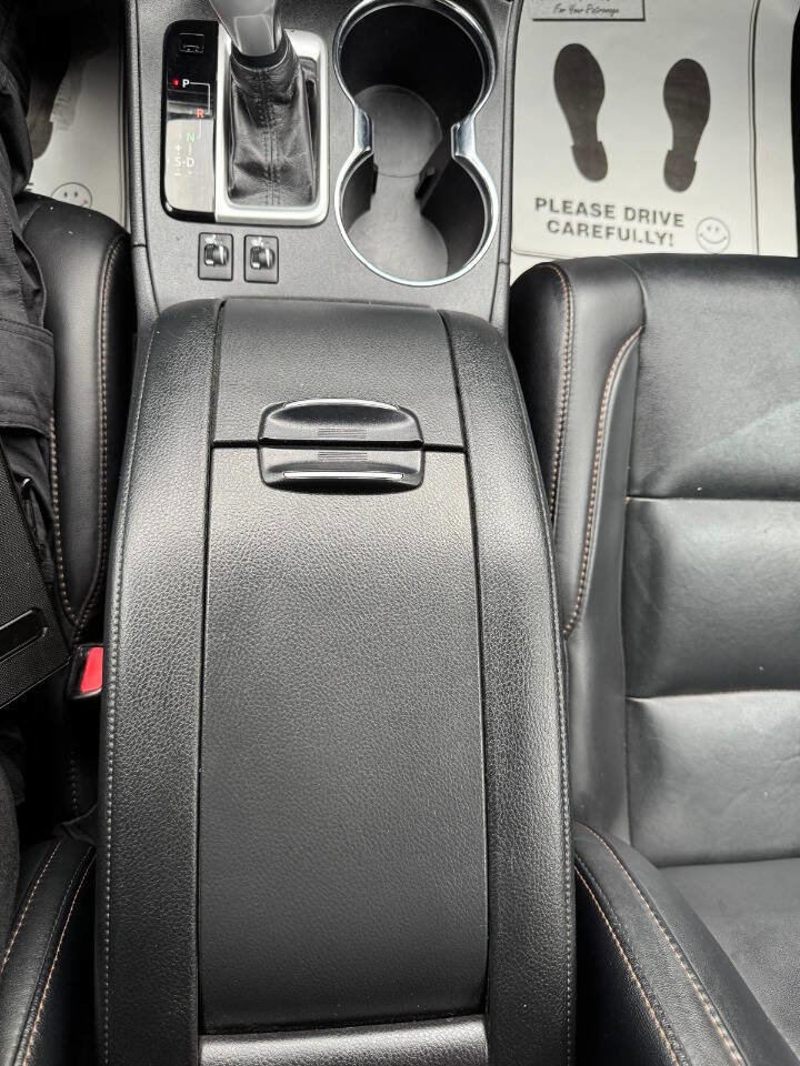 Used 2019 Toyota Highlander XLE image 40