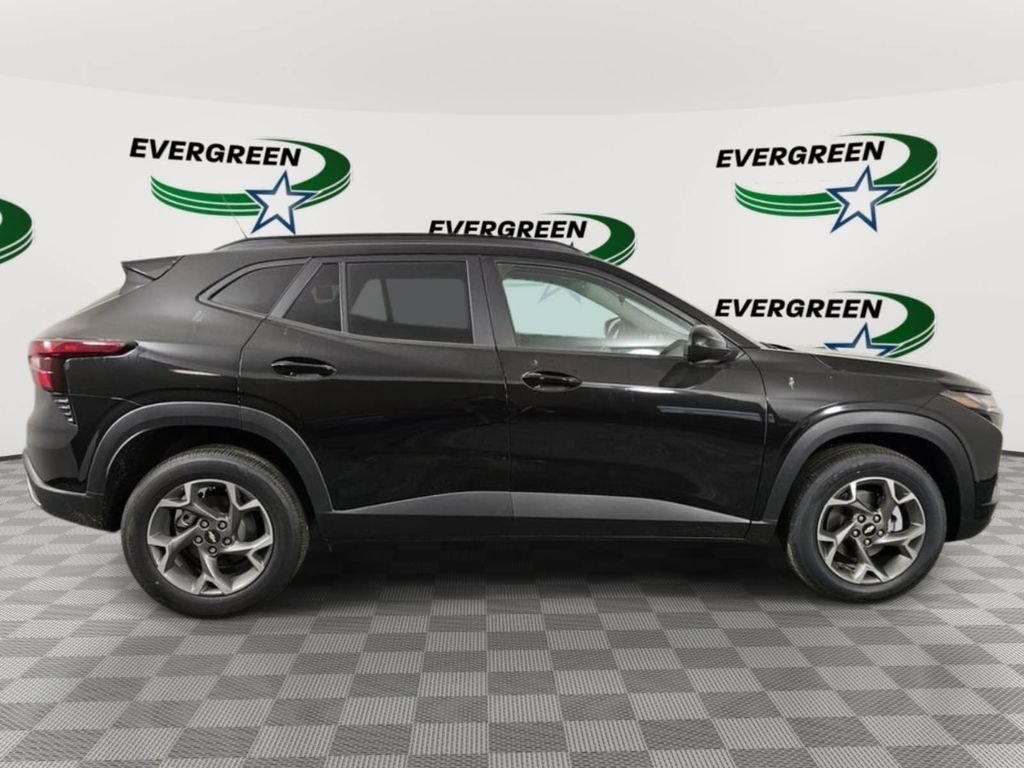 New 2026 Chevrolet Trax LT w/ LT Convenience Package FWD image 6
