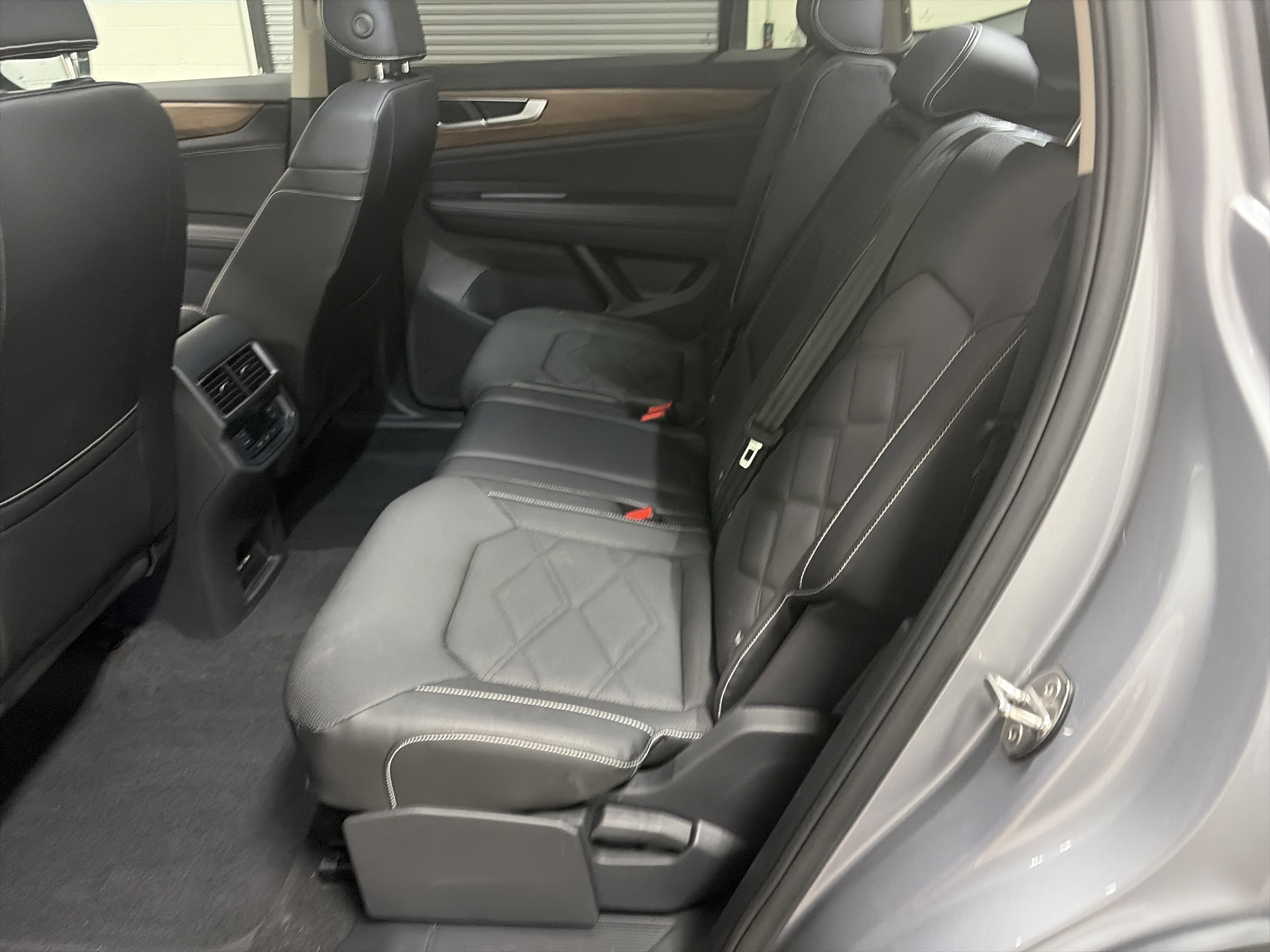 Certified 2025 Volkswagen Atlas SE image 23