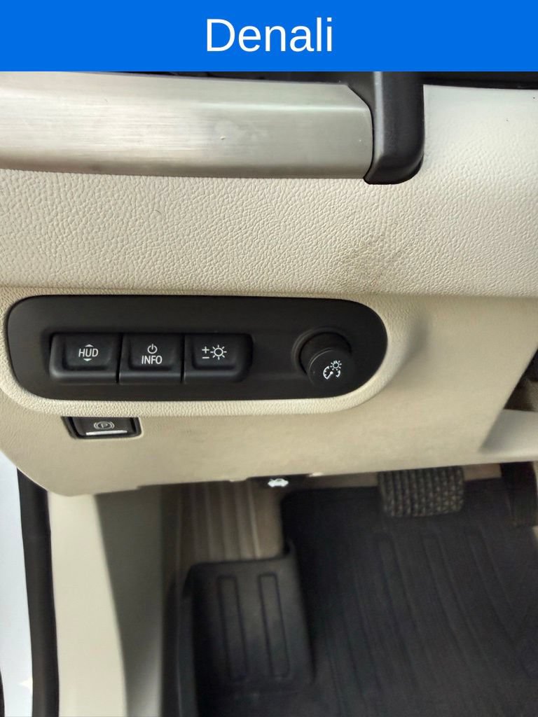 Used 2023 GMC Terrain Denali w/ LPO, Floor Liner Package AWD/4WD image 17