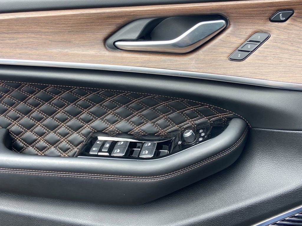 Used 2023 Jeep Grand Cherokee L Summit w/ Advanced Protech Group IV AWD/4WD image 20