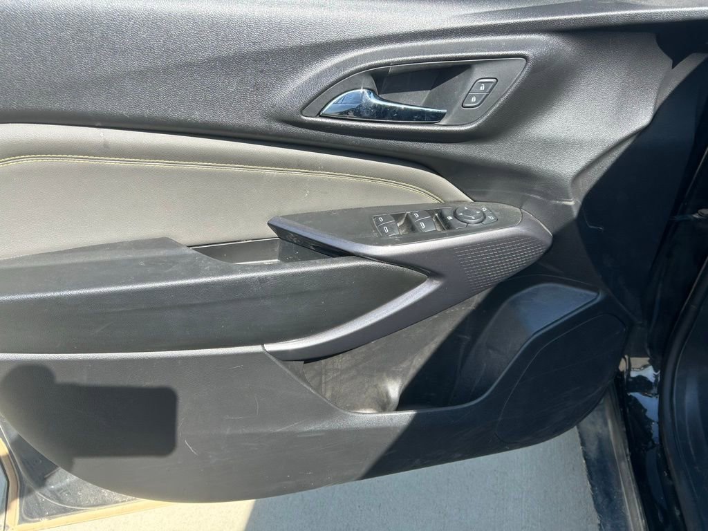 Used 2025 Chevrolet Trax ACTIV w/ Driver Confidence Package image 9