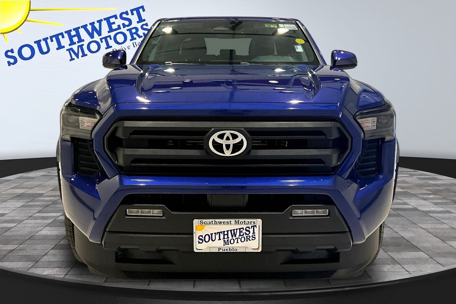 Used 2024 Toyota Tacoma SR5 AWD/4WD image 2