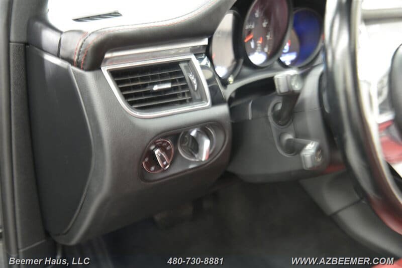 Used 2018 Porsche Macan GTS AWD/4WD image 27