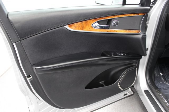 Used 2018 Lincoln MKX Select w/ Lincoln MKX Climate Package FWD image 11