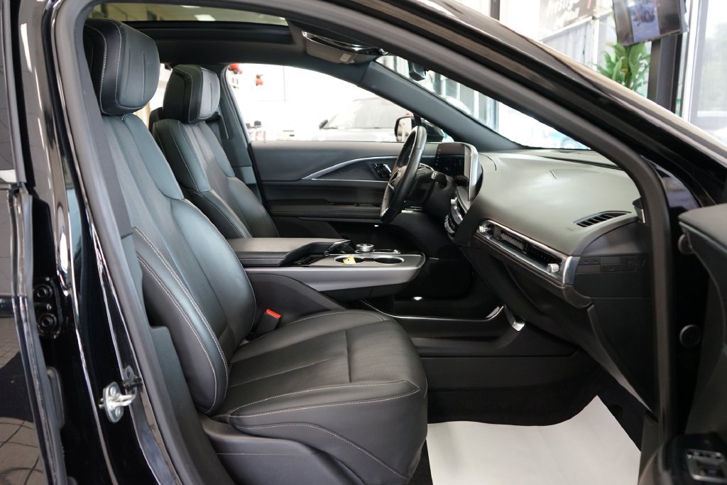 Used 2024 Cadillac Lyriq Sport w/ LPO, Floor Liner Package AWD/4WD image 53