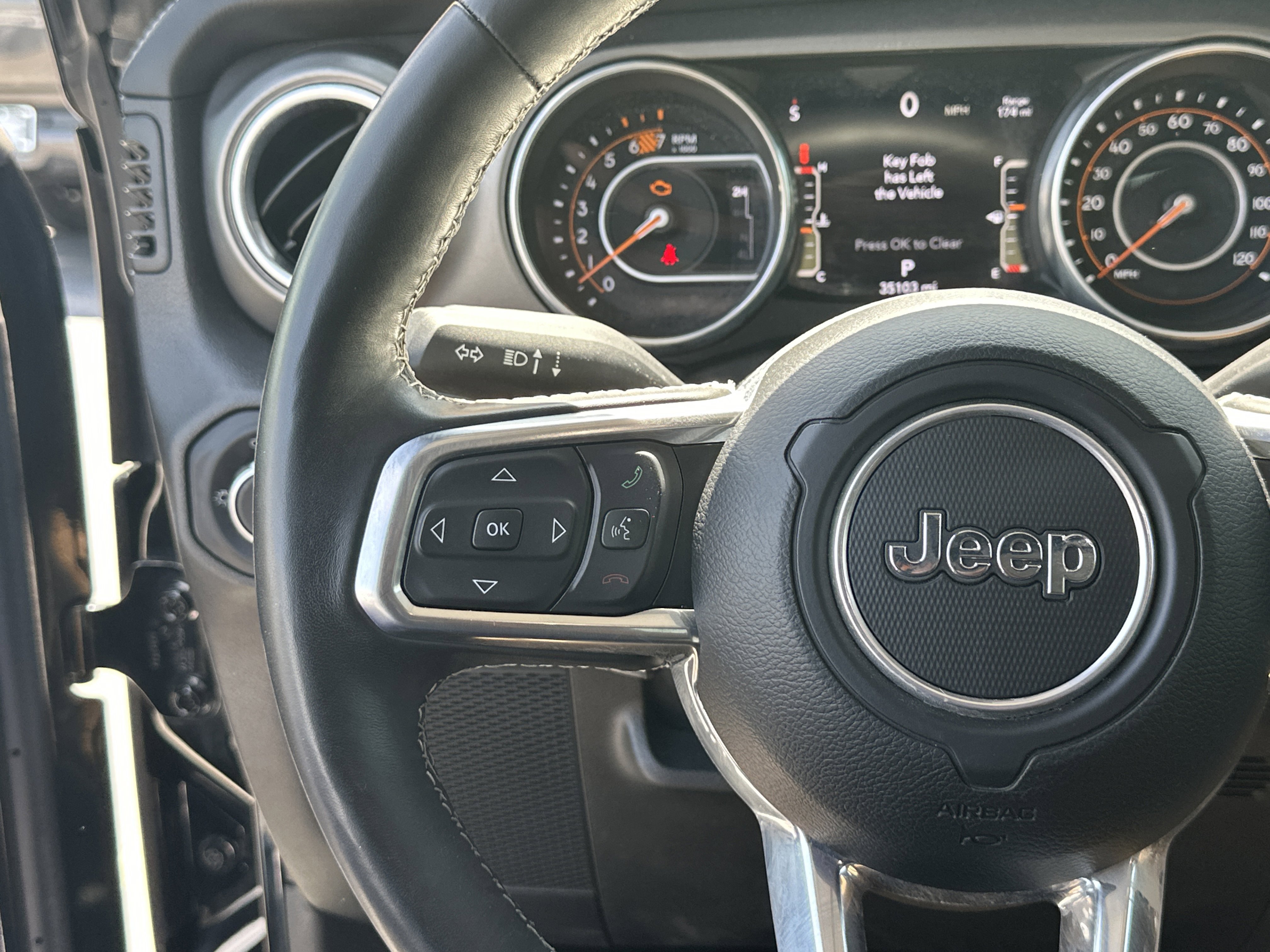 Used 2023 Jeep Wrangler Unlimited Rubicon w/ Cold Weather Group AWD/4WD image 28
