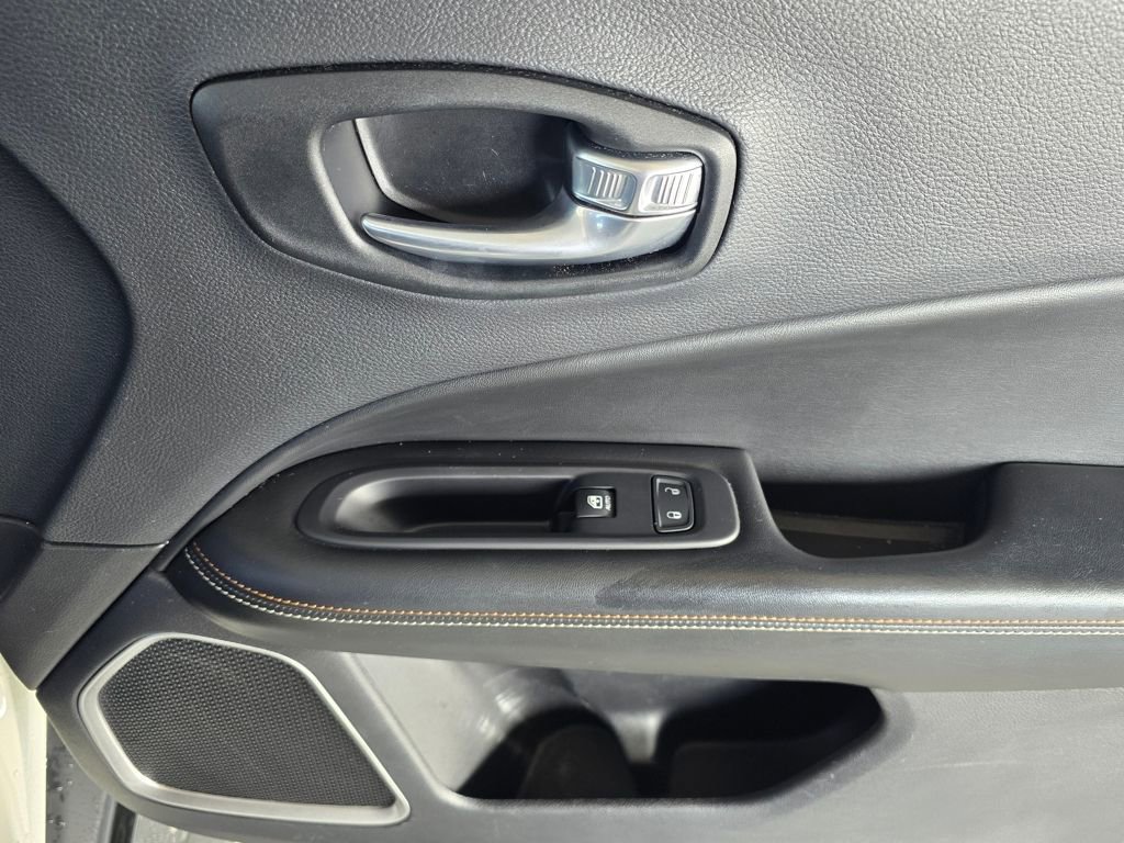 Used 2021 Jeep Compass Sport image 10