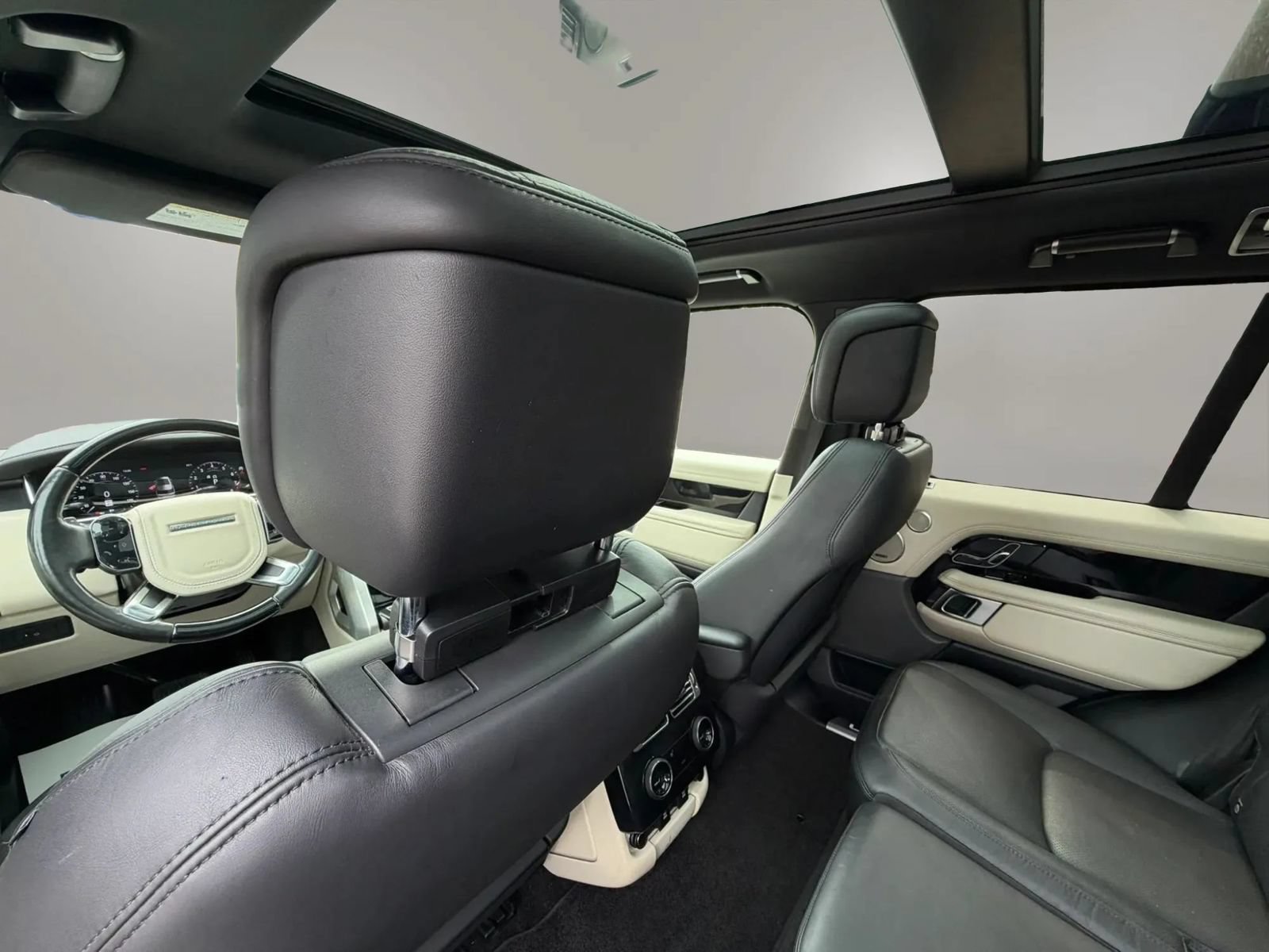 Used 2019 Land Rover Range Rover Supercharged AWD/4WD image 26
