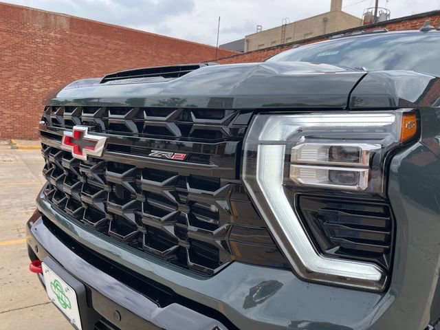 New 2026 Chevrolet Silverado 2500 ZR2 AWD/4WD image 9