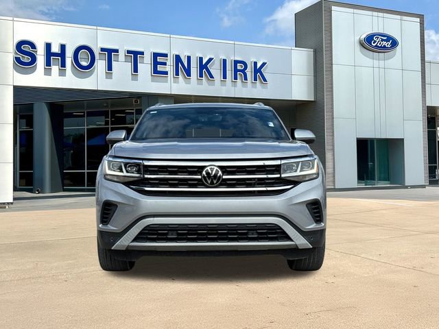 Used 2023 Volkswagen Atlas Cross Sport SE w/ Panoramic Sunroof Package FWD image 2