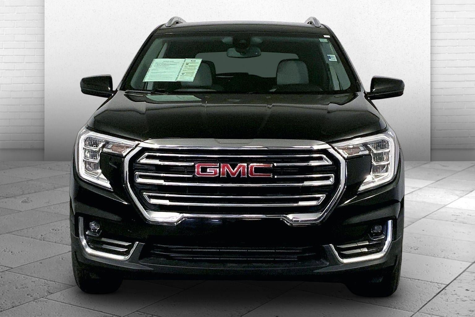 Used 2024 GMC Terrain SLT FWD image 2