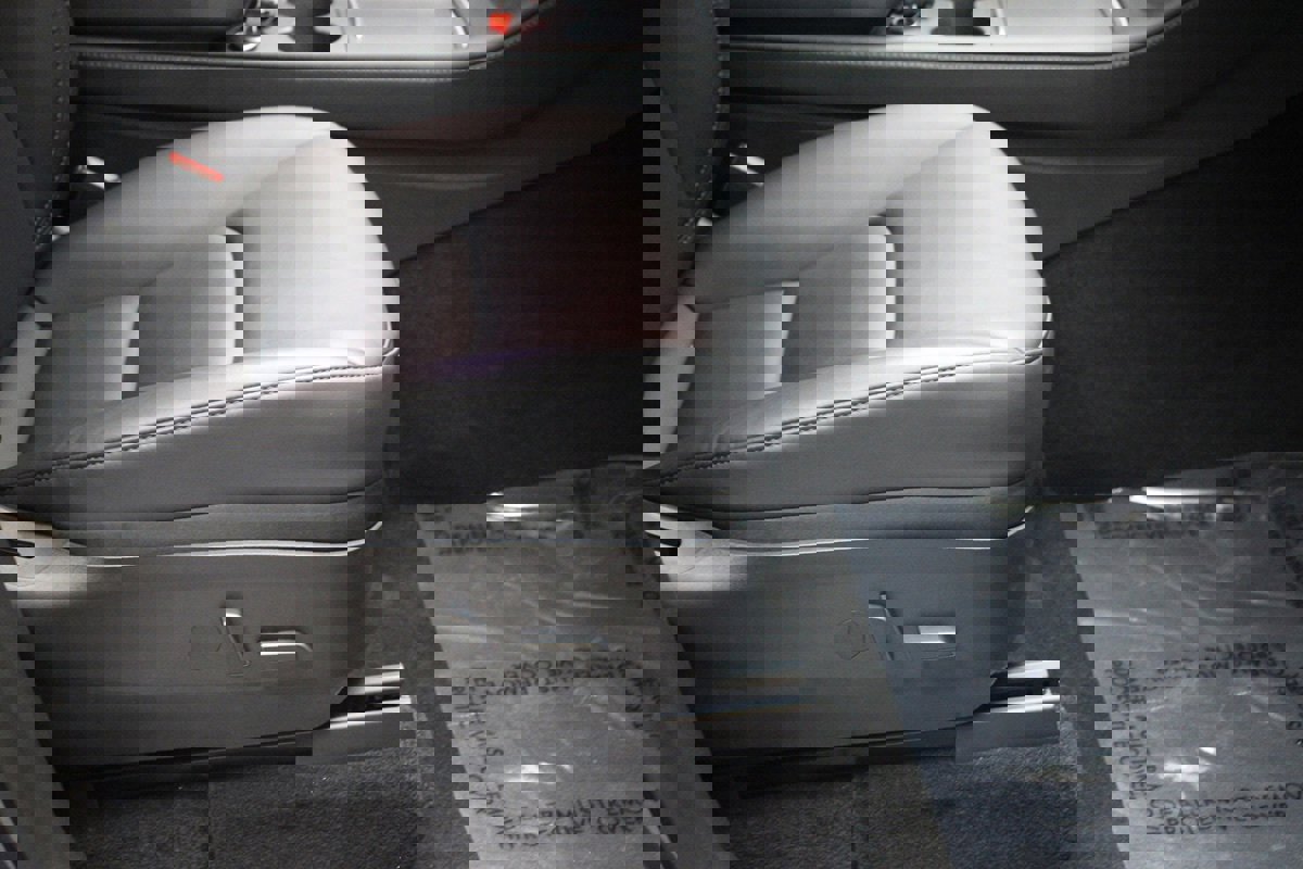 Used 2023 Tesla Model Y Long Range image 32