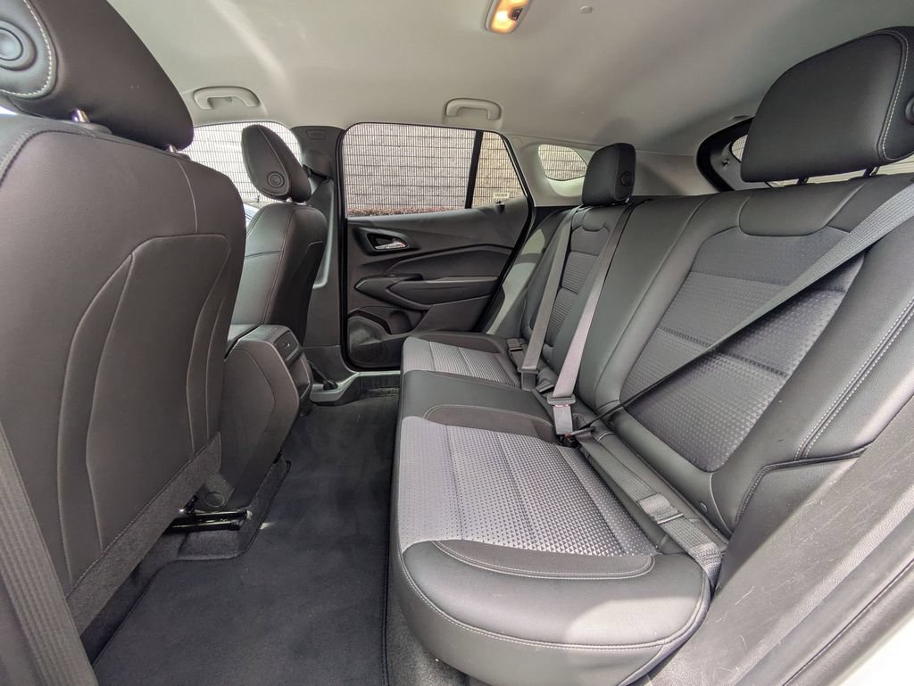 Used 2025 Chevrolet Trax LT w/ LT Convenience Package FWD image 26