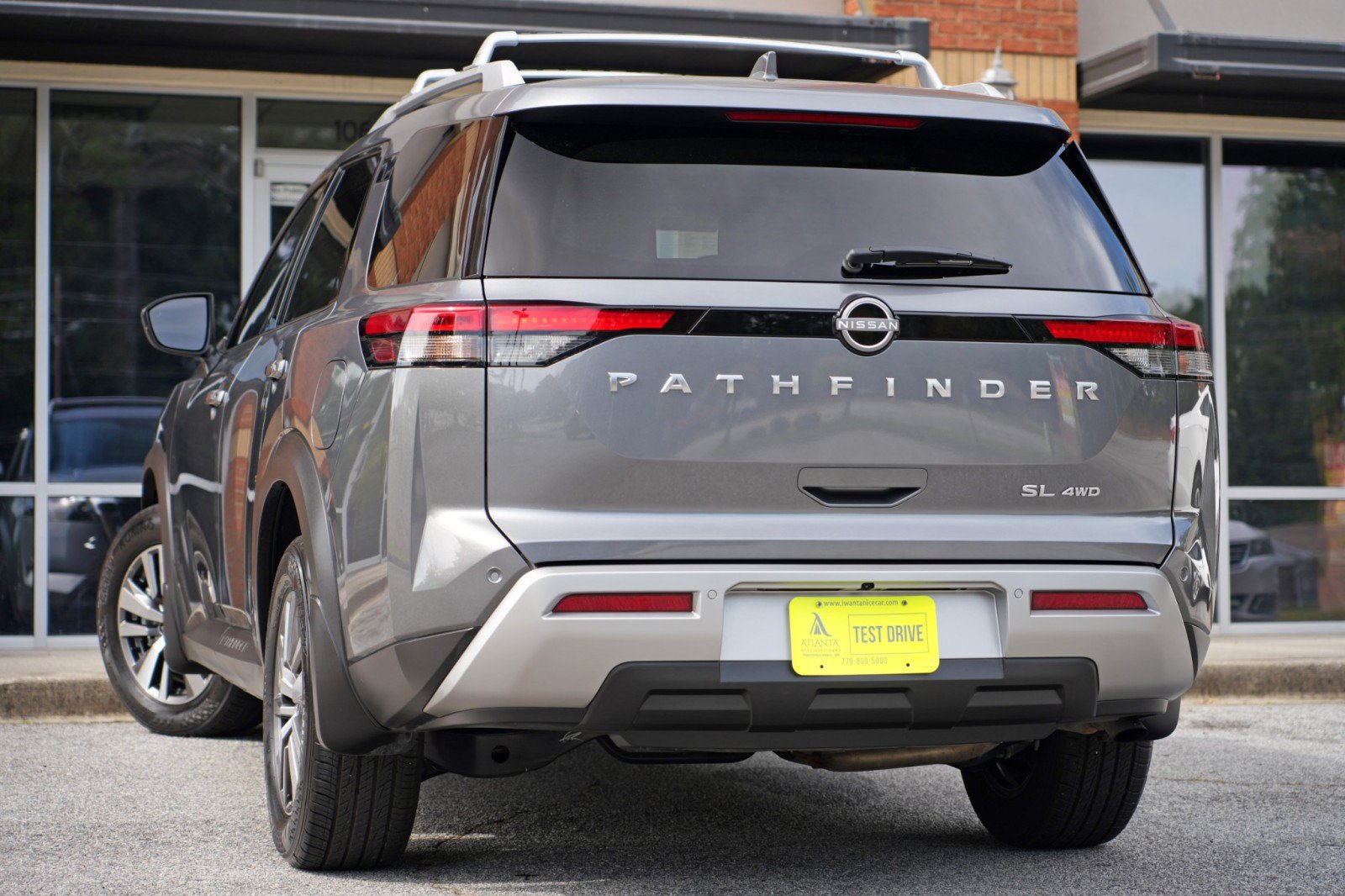 Used 2025 Nissan Pathfinder SL AWD/4WD image 5